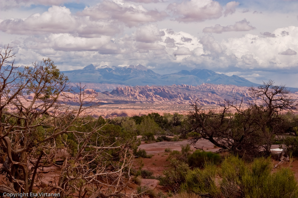 A view from Canyonlands towards Arches.